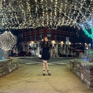 Meet your Posher, Blanca